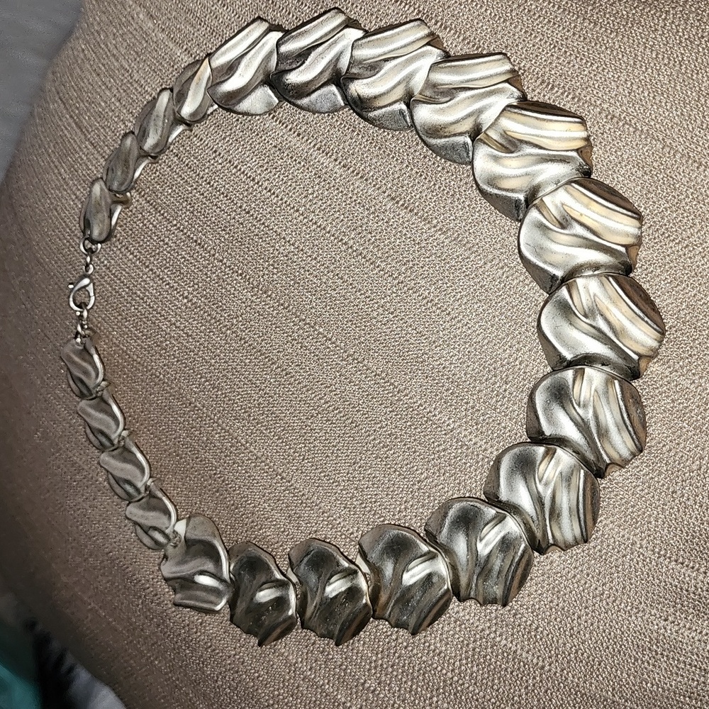 Nickel Finish Tone Collar Necklace